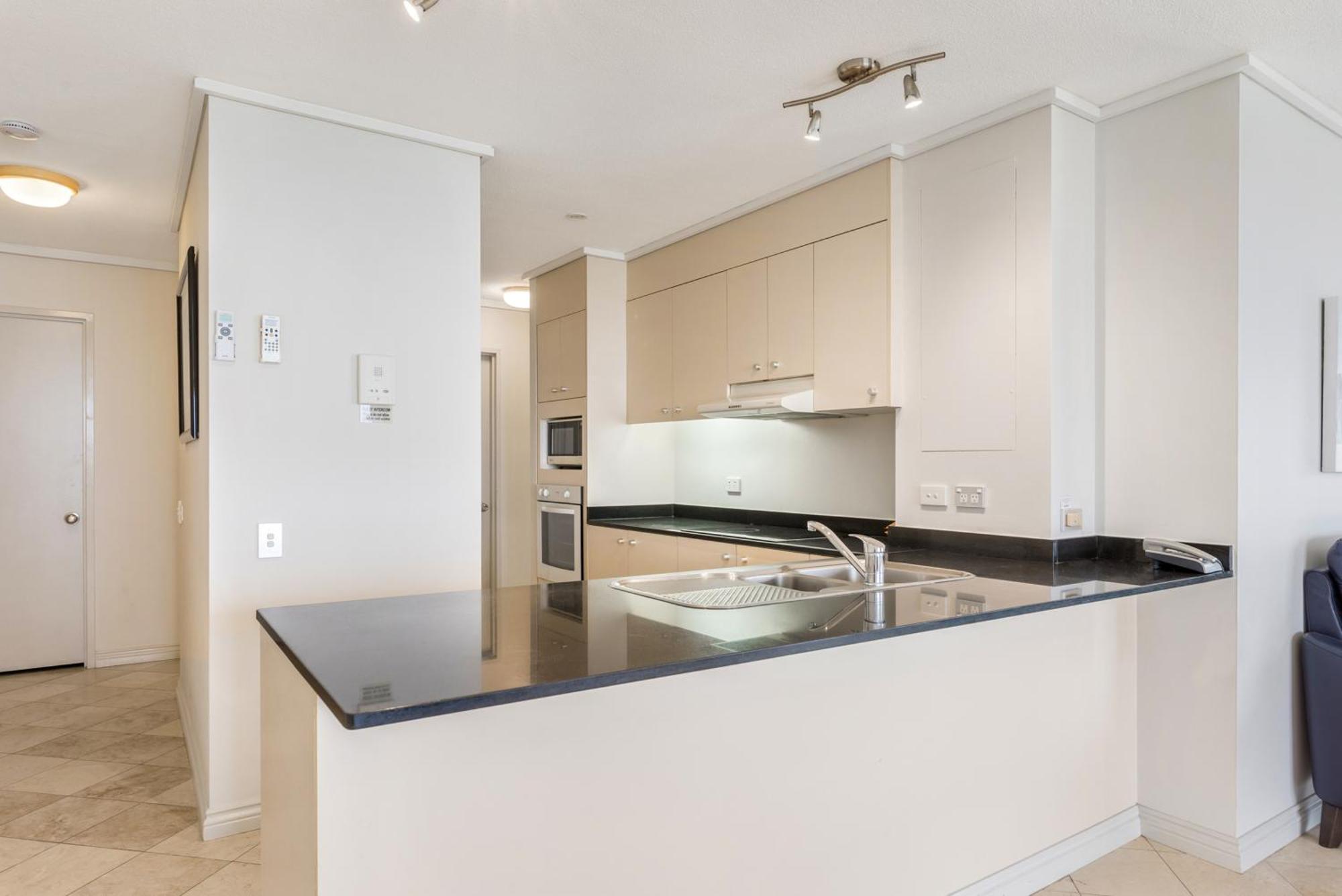 Clubb Coolum Beach Resort Sunshine Coast Экстерьер фото