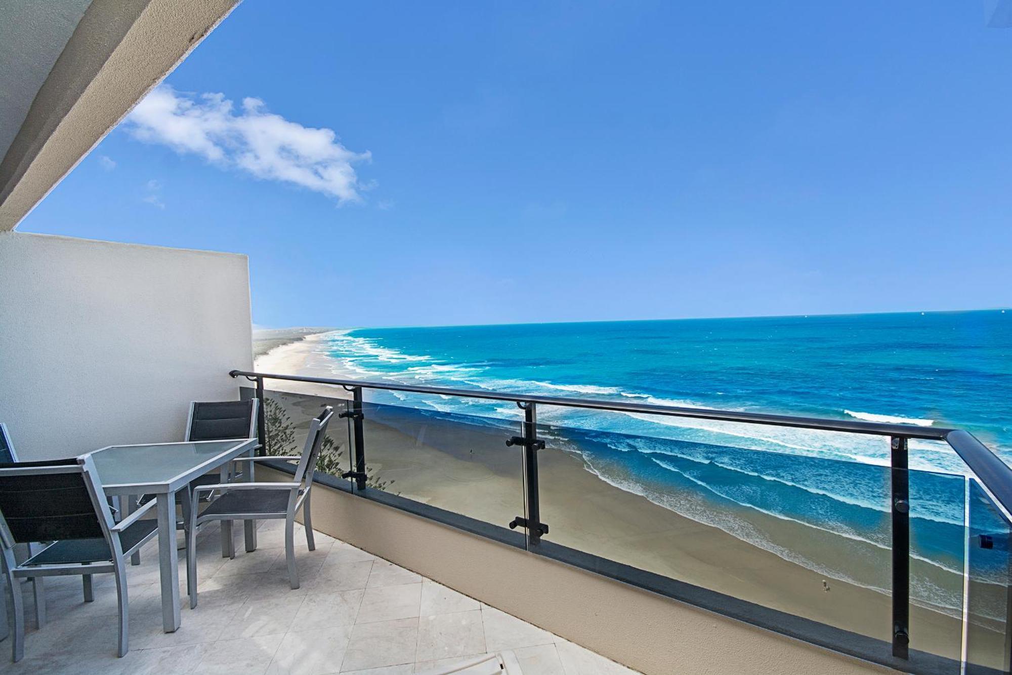 Clubb Coolum Beach Resort Sunshine Coast Экстерьер фото