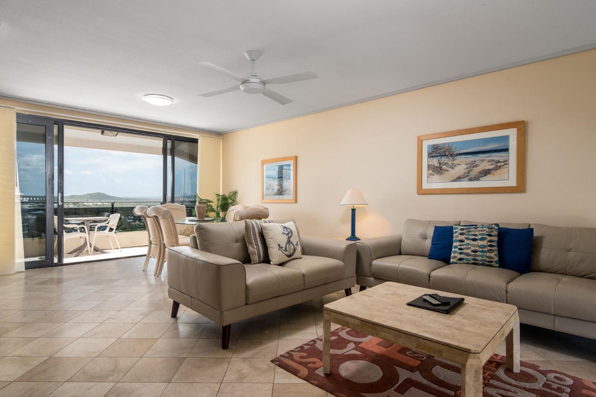 Clubb Coolum Beach Resort Sunshine Coast Экстерьер фото