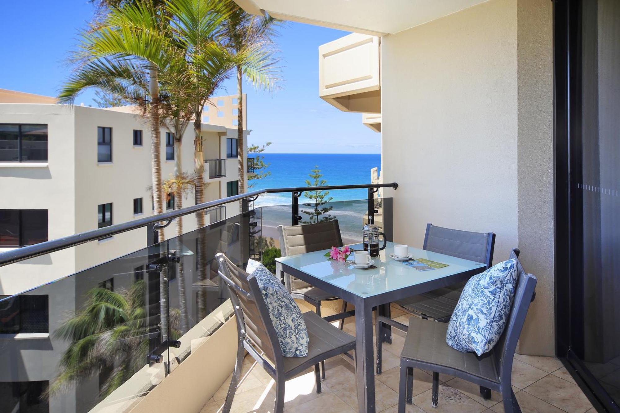 Clubb Coolum Beach Resort Sunshine Coast Экстерьер фото