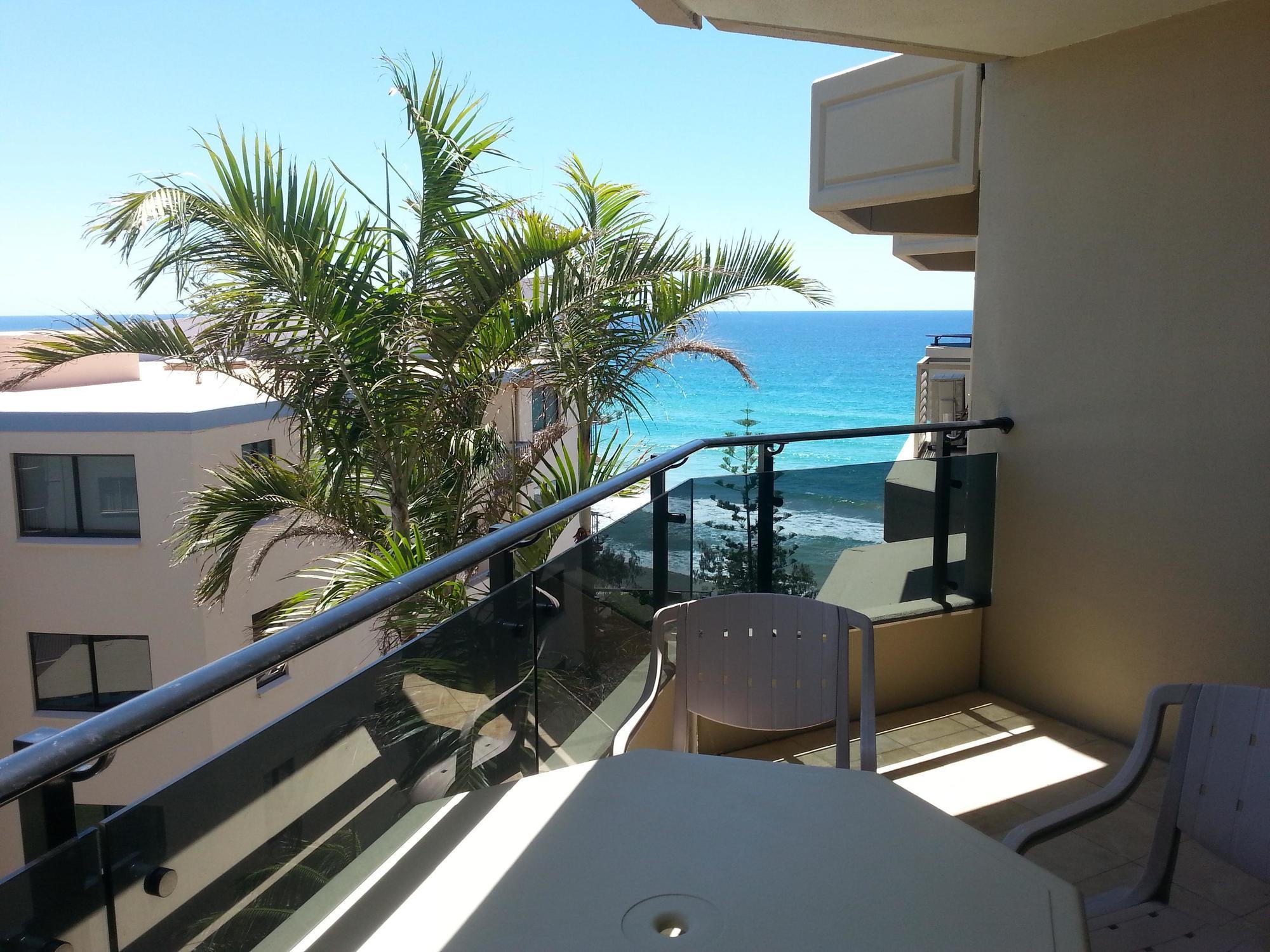 Clubb Coolum Beach Resort Sunshine Coast Экстерьер фото