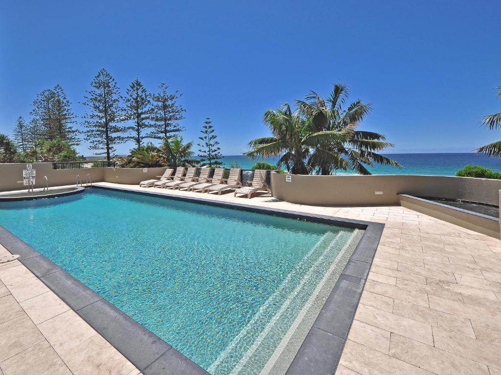 Clubb Coolum Beach Resort Sunshine Coast Экстерьер фото